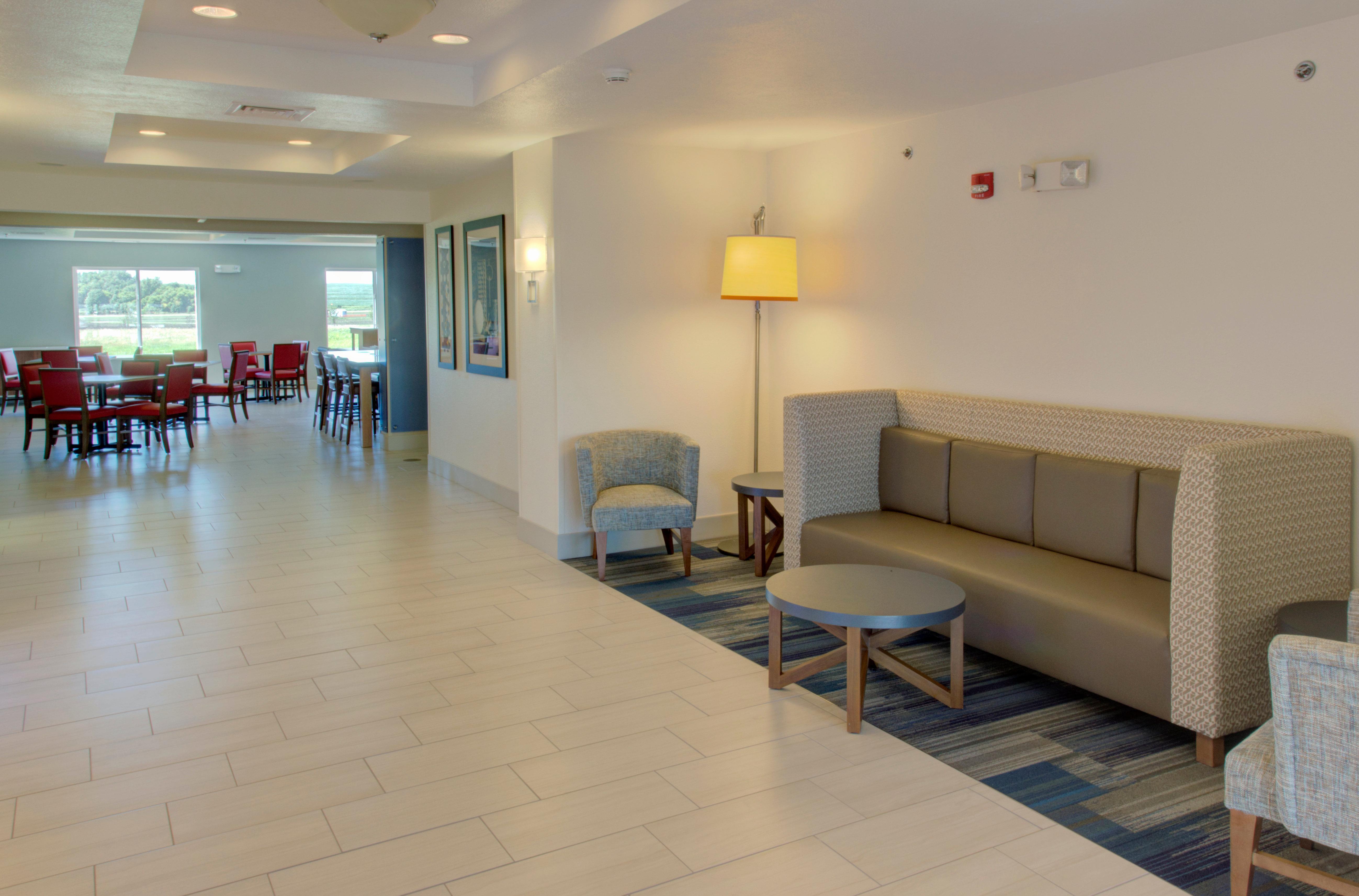 Holiday Inn Express & Suites Le Mars By Ihg Dış mekan fotoğraf
