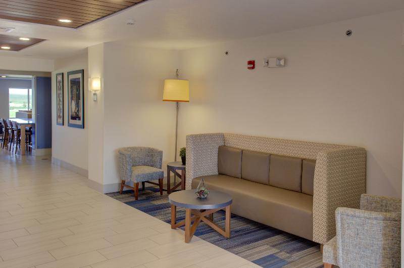 Holiday Inn Express & Suites Le Mars By Ihg Dış mekan fotoğraf